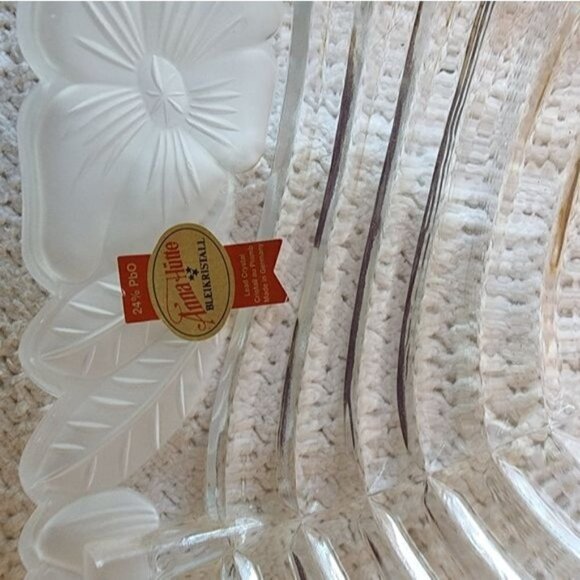 Anna Hutte Vintage Crystal 7" Diameter Floral Designed Funnel Exquisite 4"H Dish - Picture 3 of 8